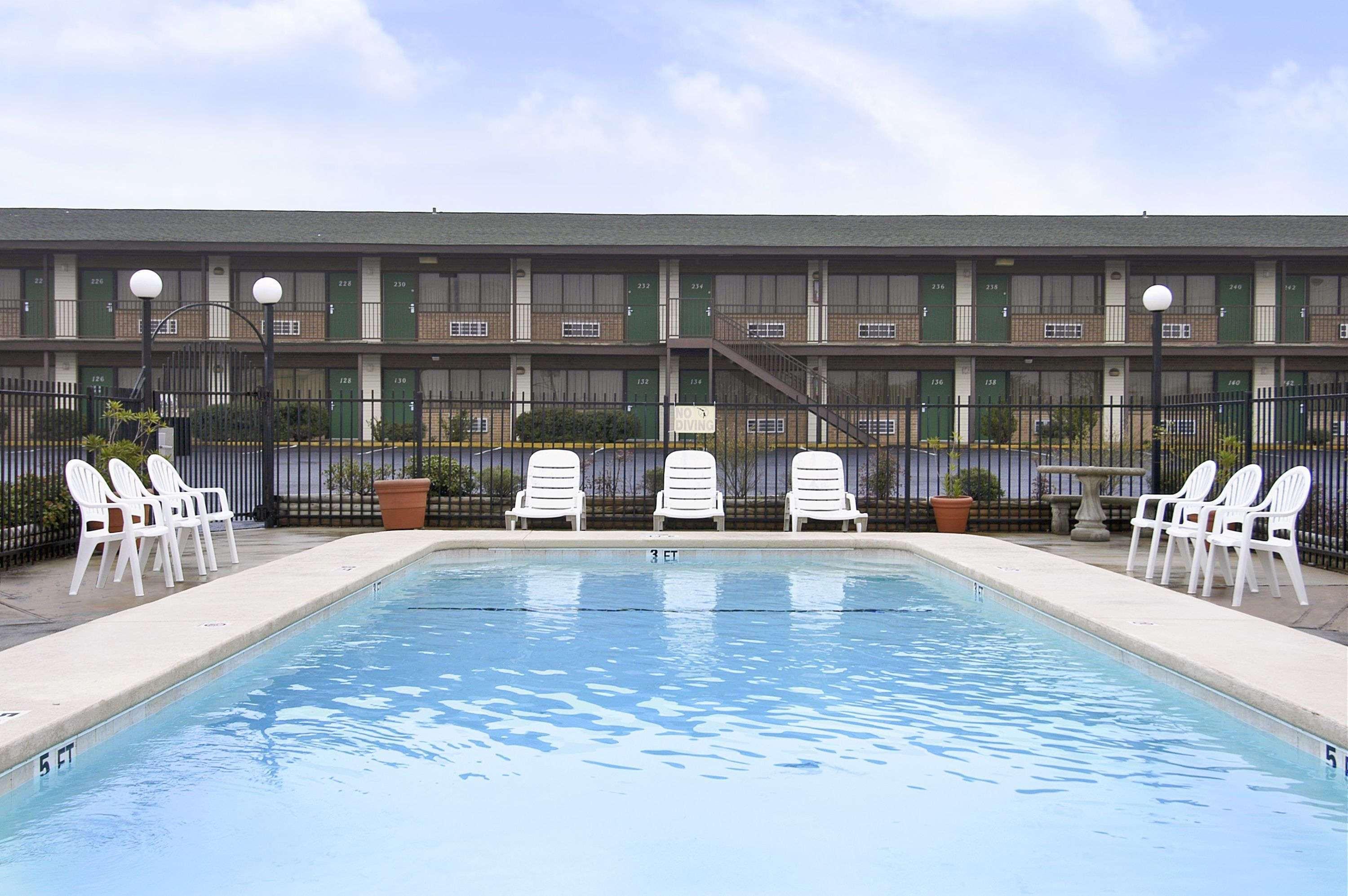 Super 8 By Wyndham Giddings Otel Dış mekan fotoğraf