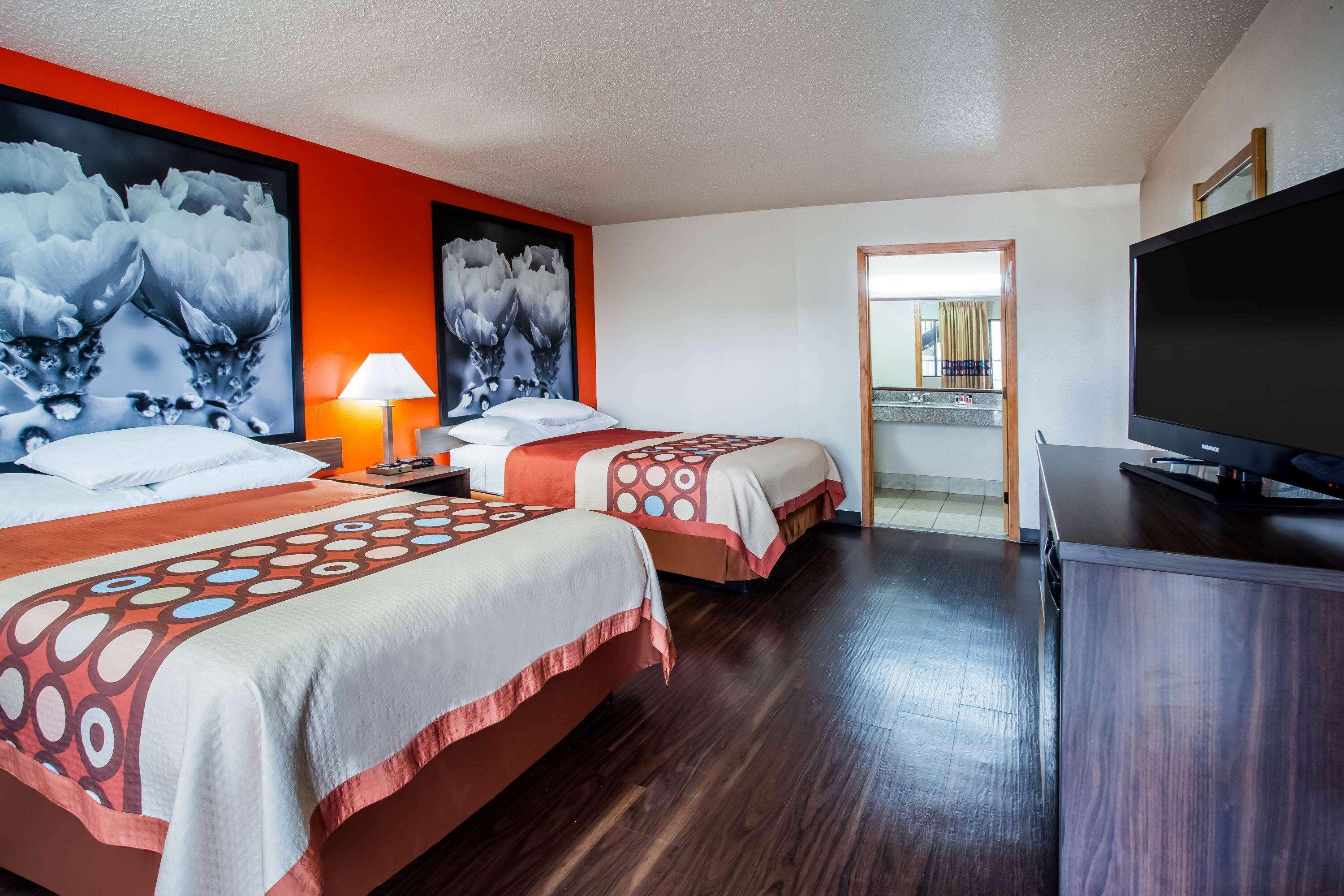 Super 8 By Wyndham Giddings Otel Dış mekan fotoğraf