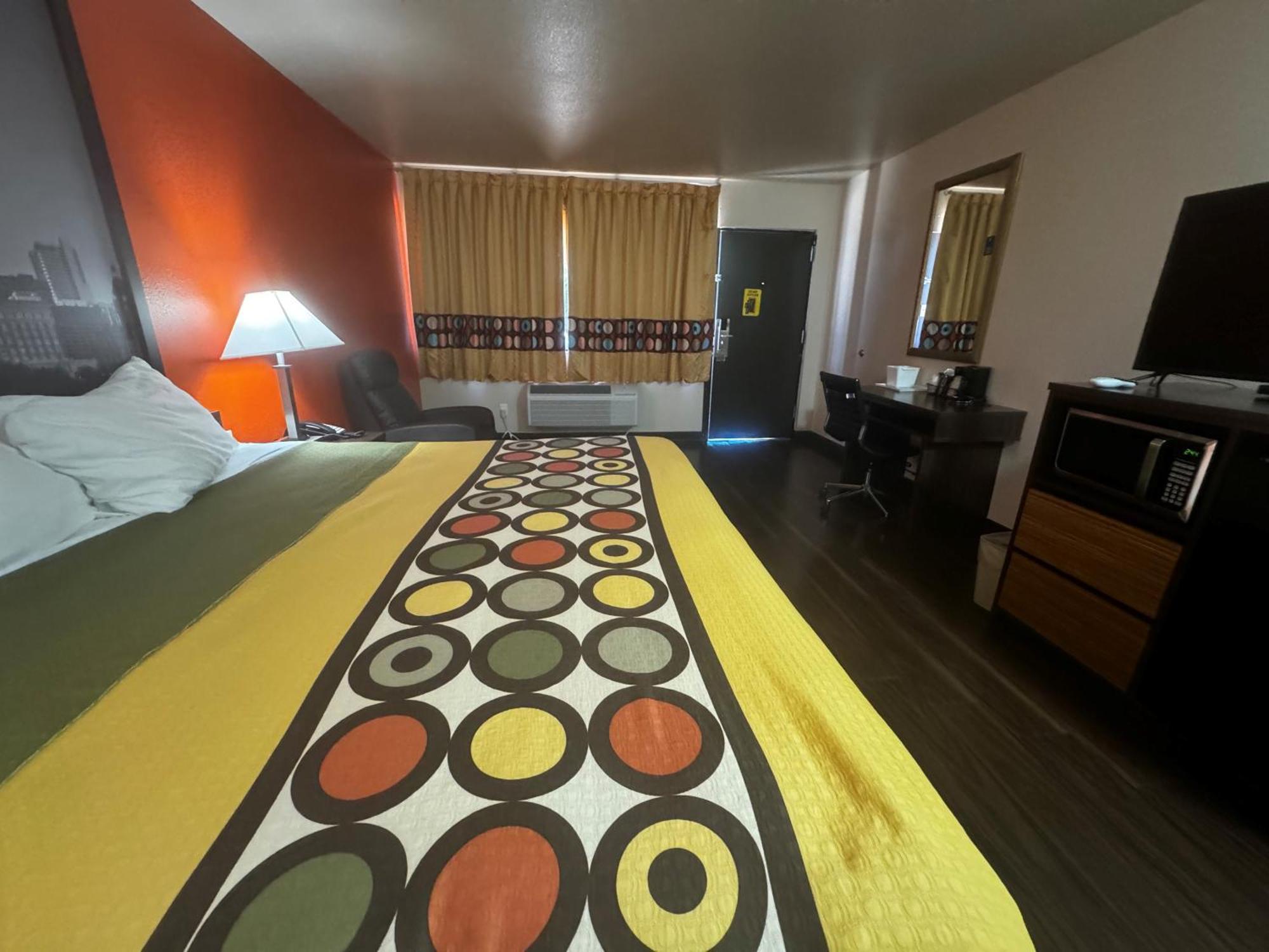 Super 8 By Wyndham Giddings Otel Dış mekan fotoğraf