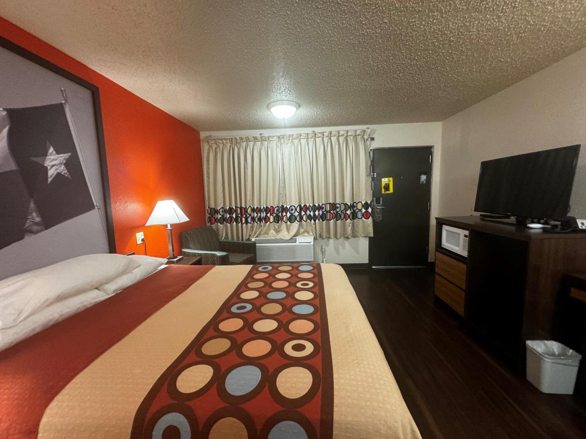 Super 8 By Wyndham Giddings Otel Dış mekan fotoğraf