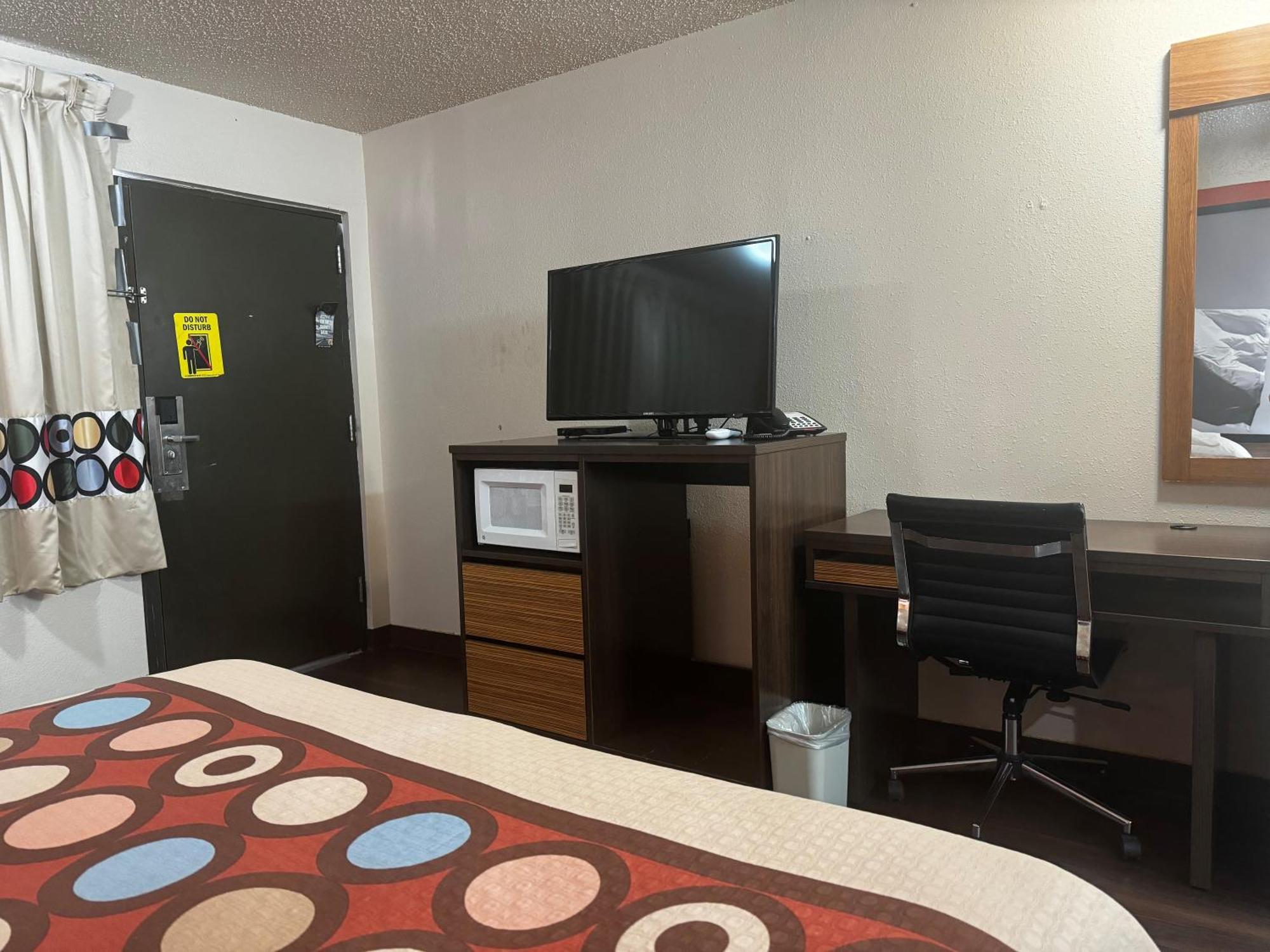 Super 8 By Wyndham Giddings Otel Dış mekan fotoğraf