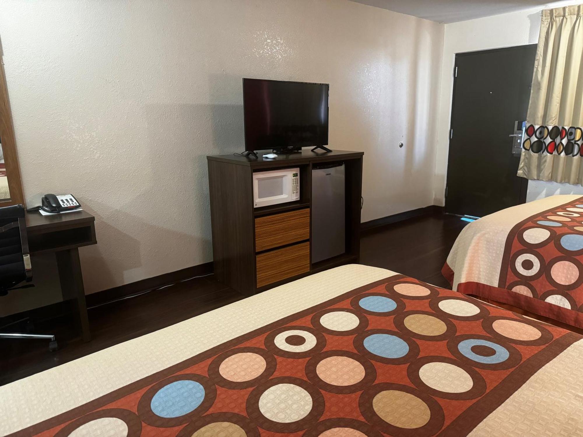 Super 8 By Wyndham Giddings Otel Dış mekan fotoğraf