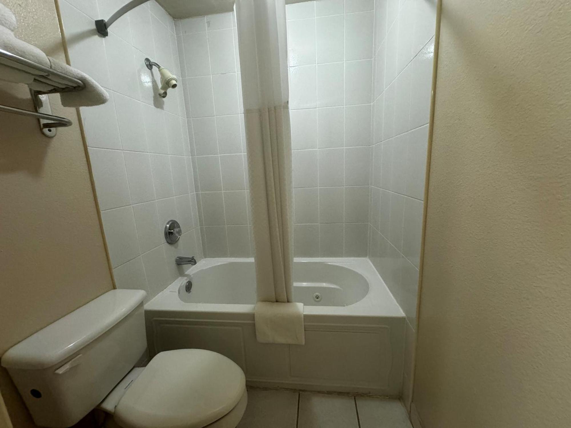 Super 8 By Wyndham Giddings Otel Dış mekan fotoğraf